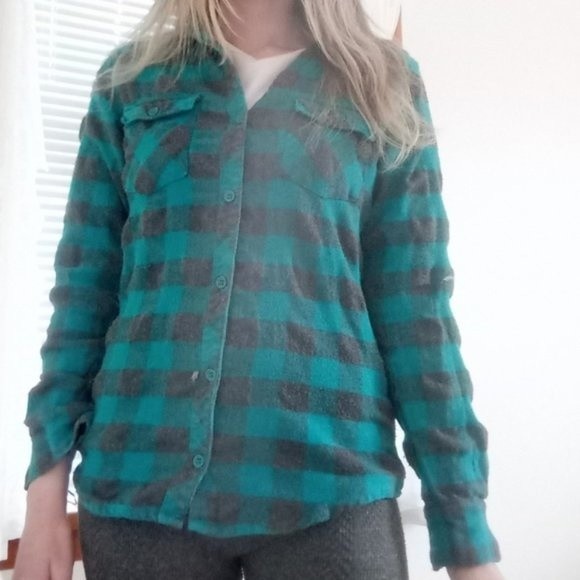 TRUE TIMBER OUTDOORS - Flannel Button Up in Blue and Gray Checkered / Pl… - Picture 10 of 10